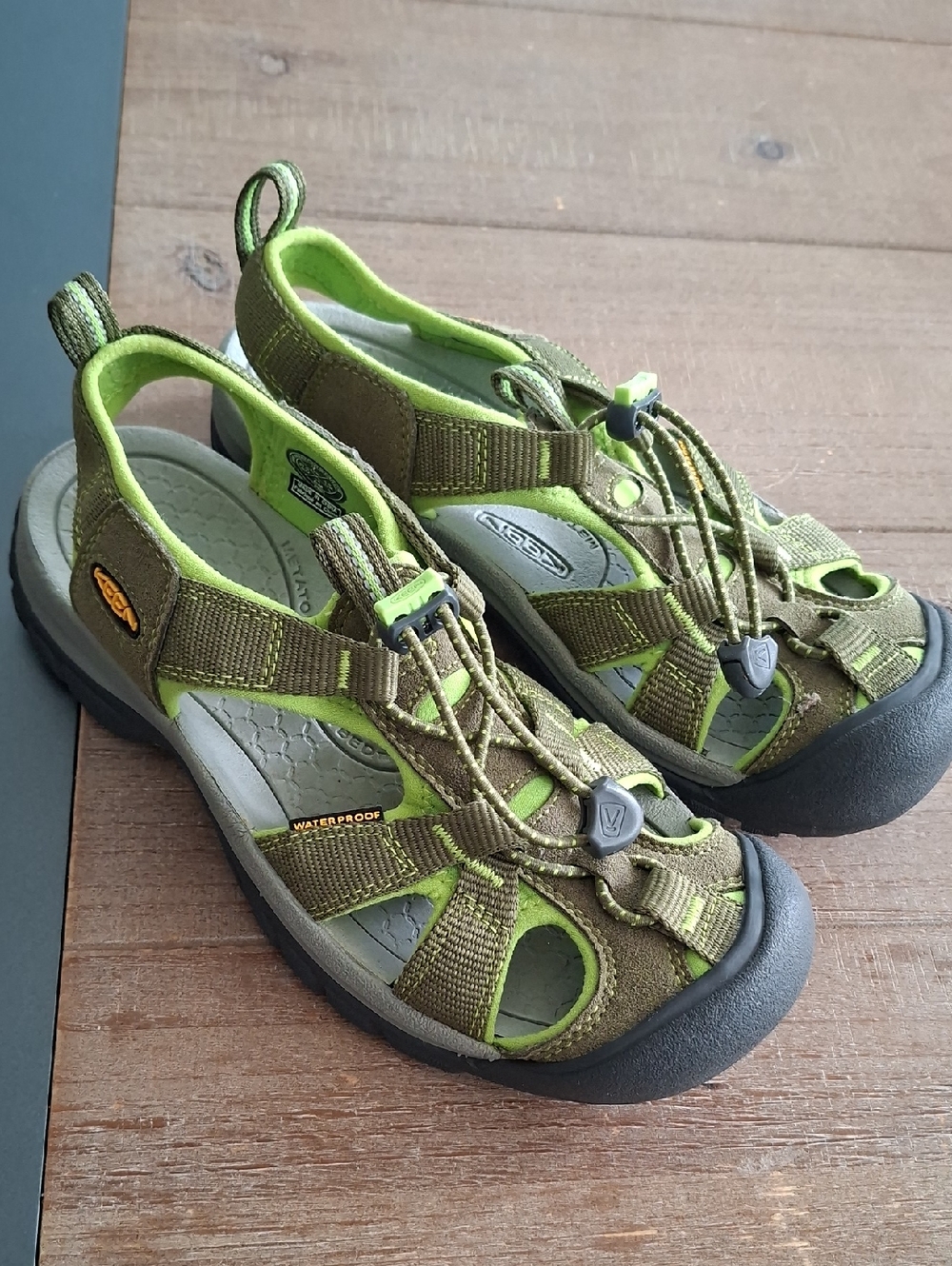 Keen Women's Venice H2 Green Outdoor/Utility/Waterproof Sandals (Size US 7)